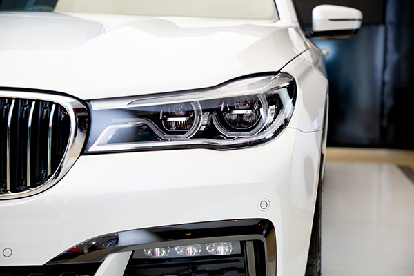 Can an Independent BMW Specialist Handle Factory-Scheduled Maintenance Instead of The Dealership?